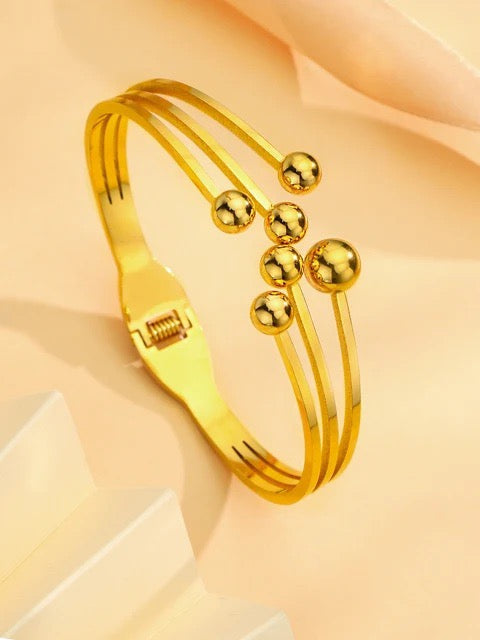 Golden Orbit HandCuff